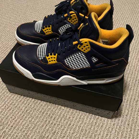 Nike Air Jordan 4 Retro 9.5 - Picture 4 of 7